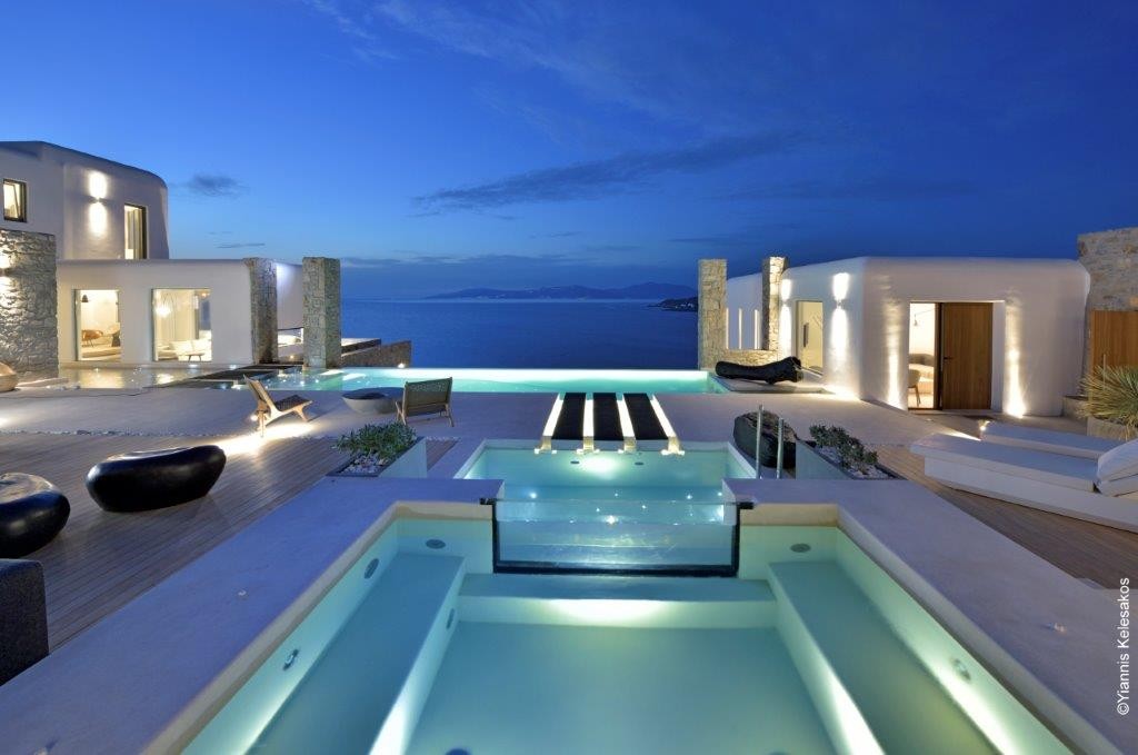 Mykonos Luxury Villa in Aleomandra