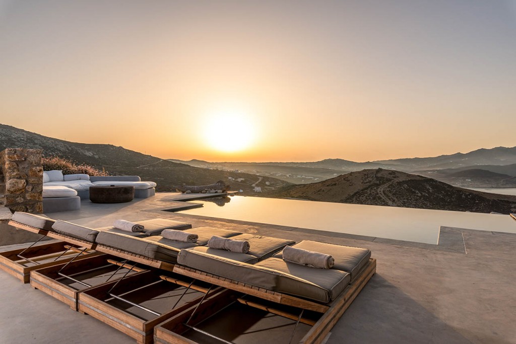 Mykonos Luxury Villa in Ftelia